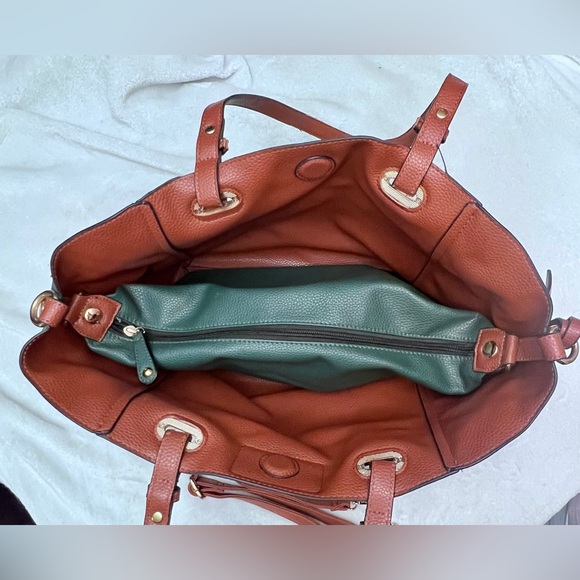 G.H. Bass & Co. Women's hunter green Faux Leather 3 in 1 Tote - Picture 4 of 7